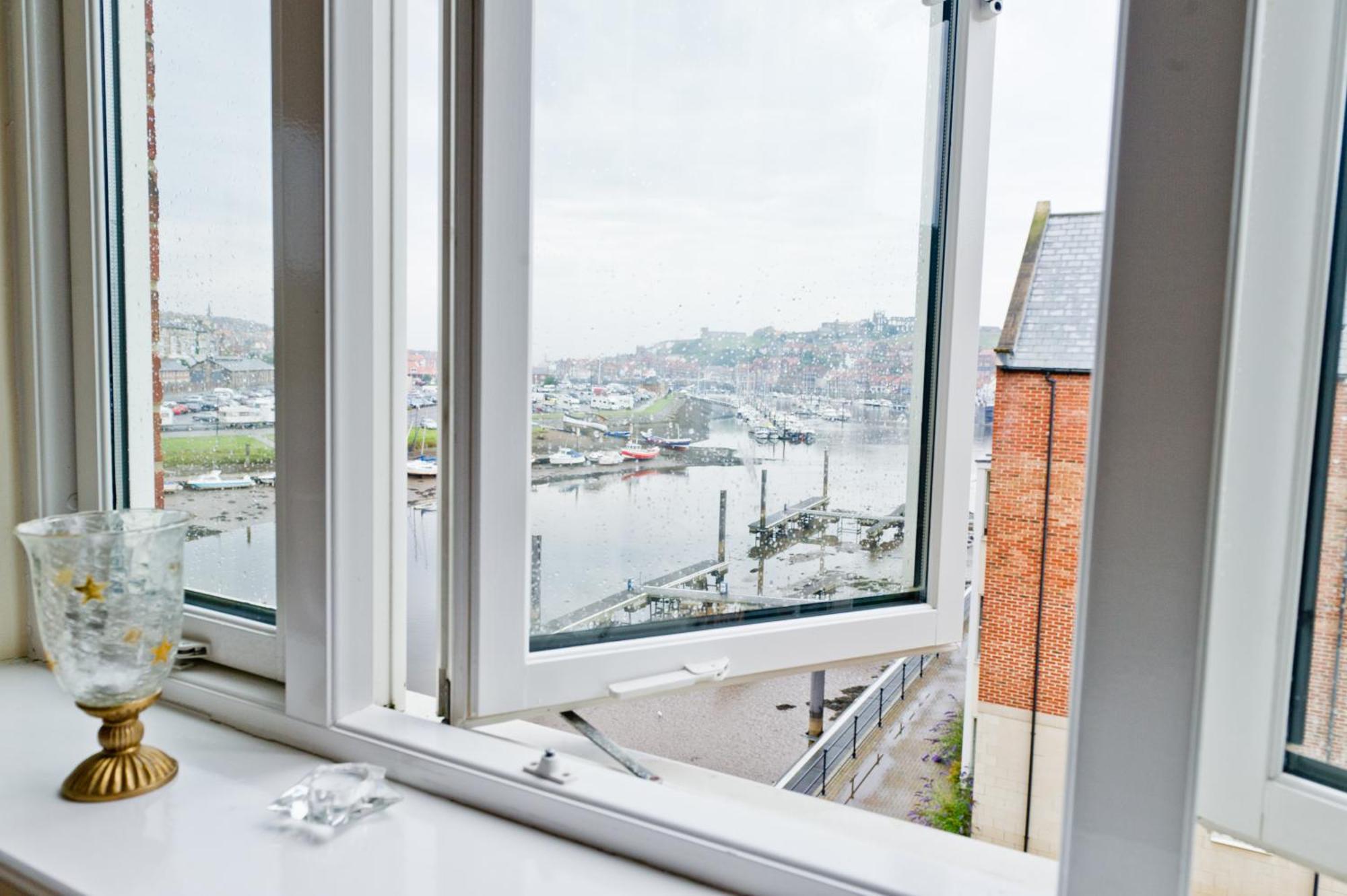 Watermark Apartments Whitby Room photo